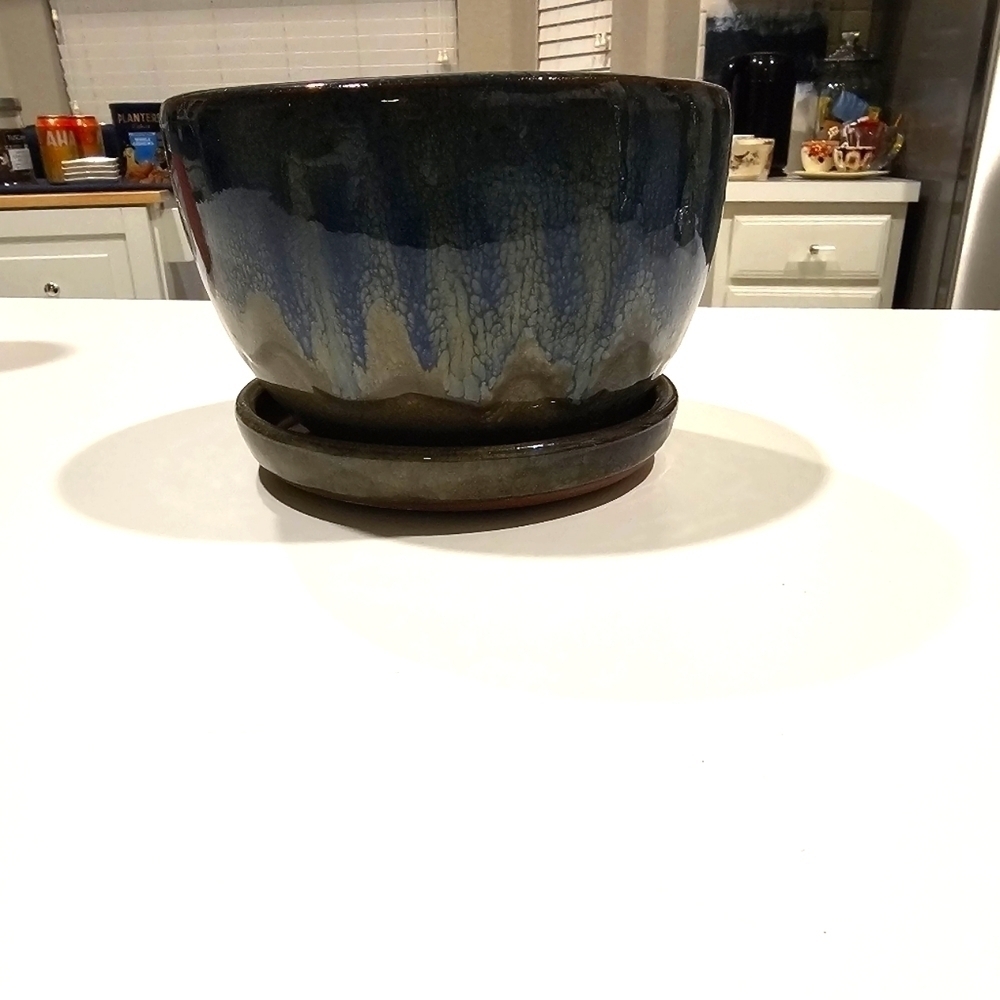 Blue & Tan Ceramic Planter With Saucer and Drainage Holes Preowned 6"x6"x4" - Picture 6 of 12